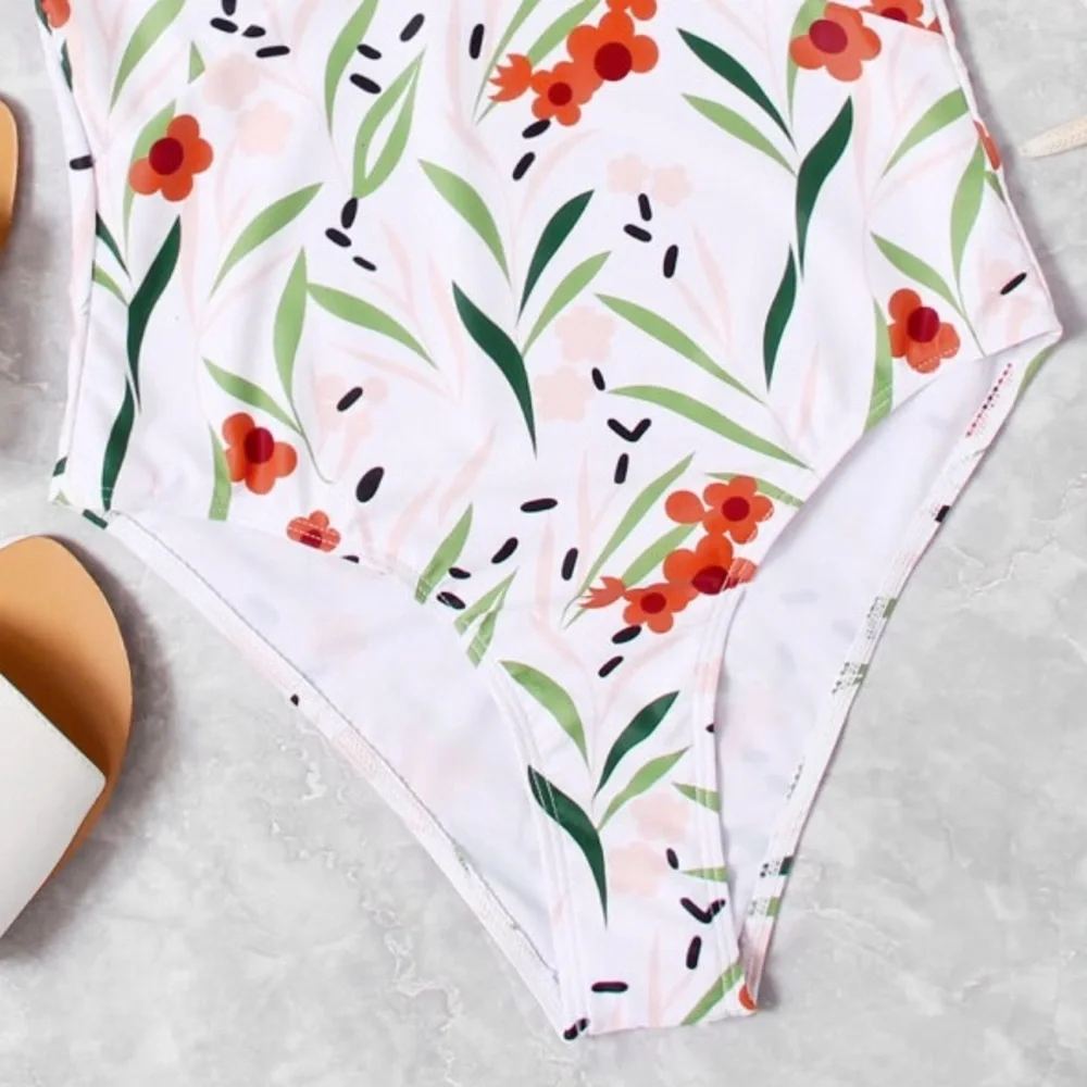 🆕White floral deep V One piece swim suit